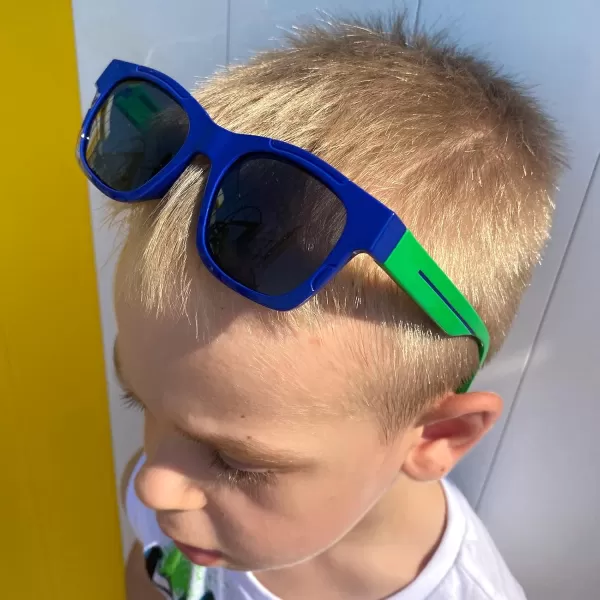 DUCO Polarized Kids Sunglasses Boys Cute Unbreakable Sunglasses for Kids UV400 Protection Age 610 K019Blue Frame Green Temple