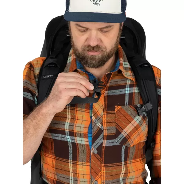 Osprey Farpoint 40L Mens Travel Backpack Tunnel Vision GreyTunnel Vision Grey