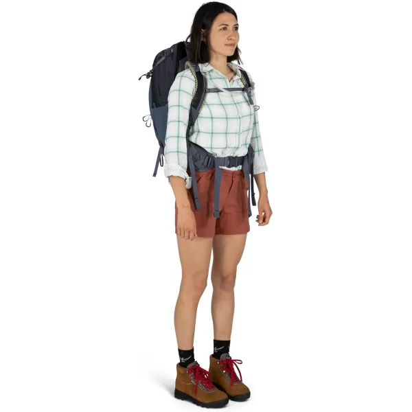 Osprey Mira 32L Womens Hiking Backpack with Hydraulics Reservoir Succulent GreenSucculent Green