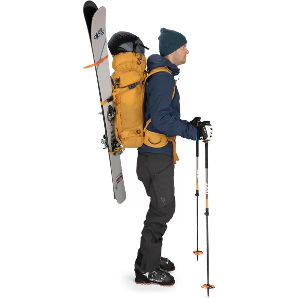 Osprey Soelden 42L Mens Ski and Snowboard Backpack BlackBlack