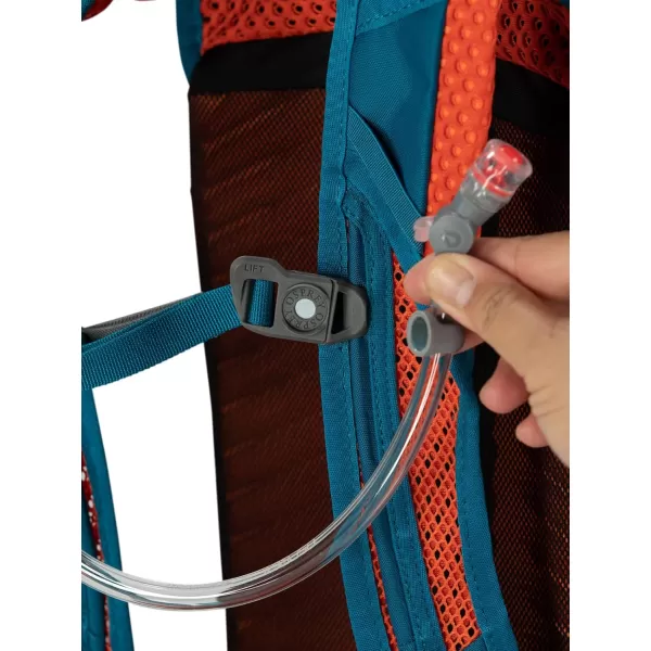 OspreySiskin 8 wRes Ultimate Red OSSpace Travel Grey