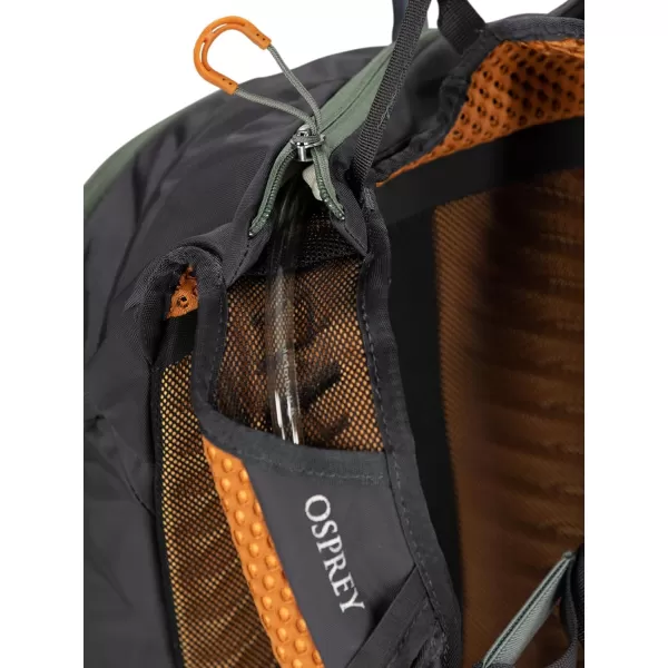 OspreySiskin 8 wRes Ultimate Red OSWaterfront Blue