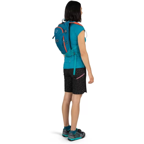 OspreySiskin 8 wRes Ultimate Red OSWaterfront Blue