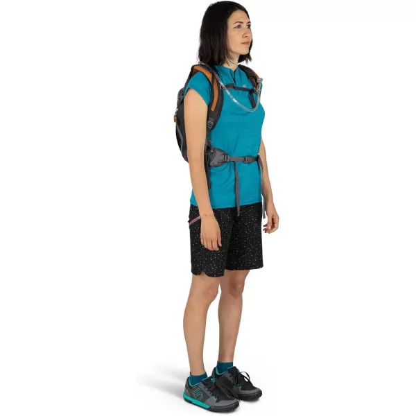 OspreySiskin 8 wRes Ultimate Red OSWaterfront Blue