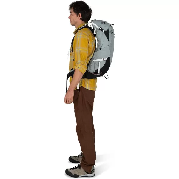 imageOsprey Stratos 34L Mens Hiking Backpack Tunnel Vision GreySmoke Grey