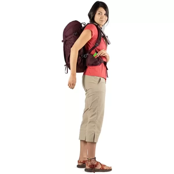 imageOsprey Skimmer 28L Womens Hiking Hydration Backpack Plum RedPlum Red