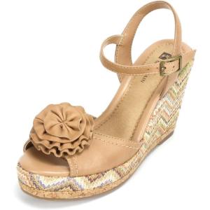 imageWHITE MOUNTAIN Semisweet Womens SandalHoney