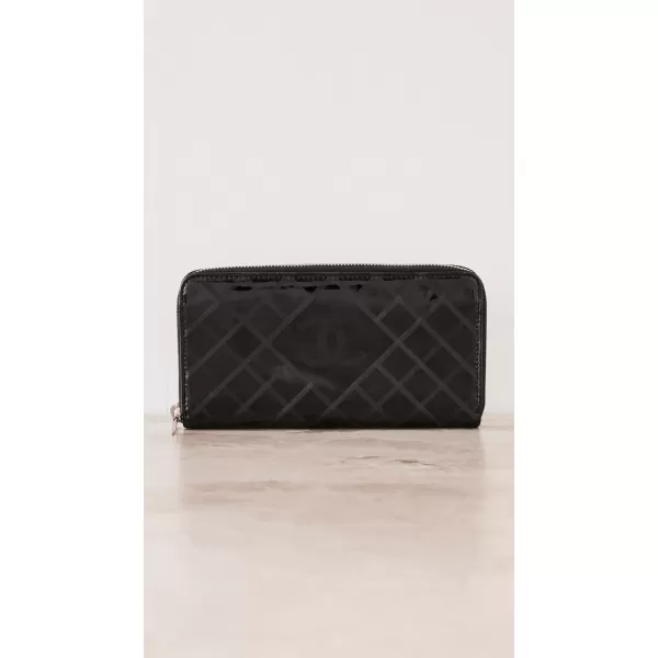 CHANEL Womens PreLoved Zip Around Long Wallet Patent Black One SizeBlack