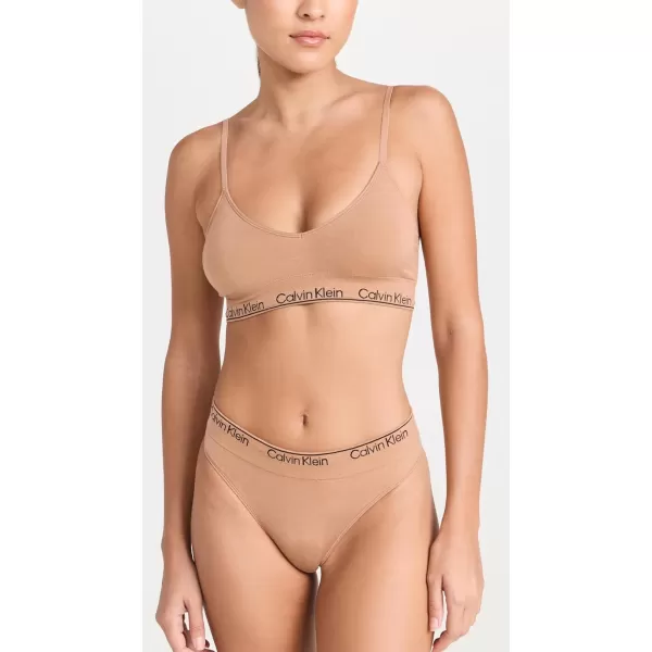 Calvin Klein Underwear Womens Modern Cotton Naturals ThongSandalwood