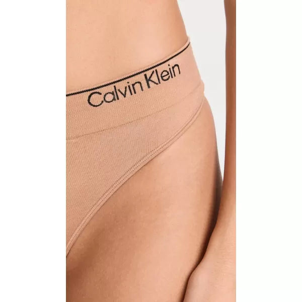 Calvin Klein Underwear Womens Modern Cotton Naturals ThongSandalwood