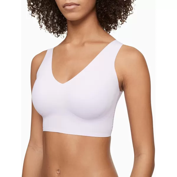 Calvin Klein Womens Invisibles Comfort Seamless Lightly Lined V Neck Bralette BraAmbiant Lavendar