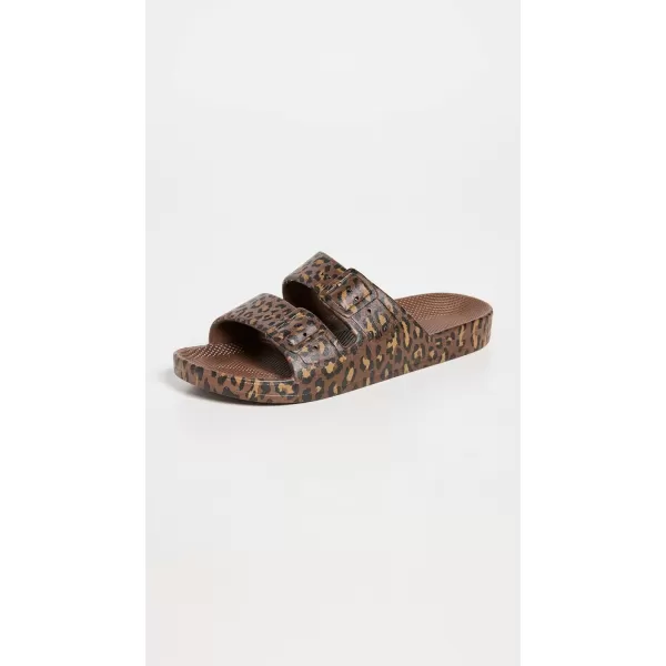 Freedom Moses Womens Moses Two Band SlidesWildcat Choco