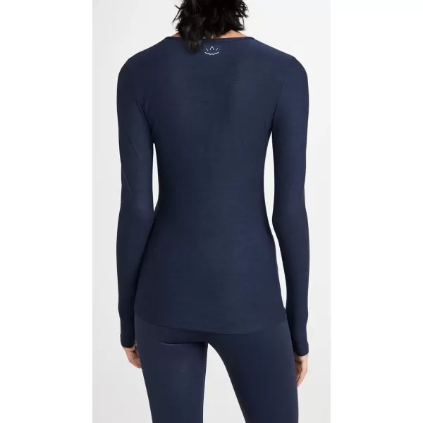 imageBeyond Yoga Womens Classic Crew PulloverNocturnal Navy