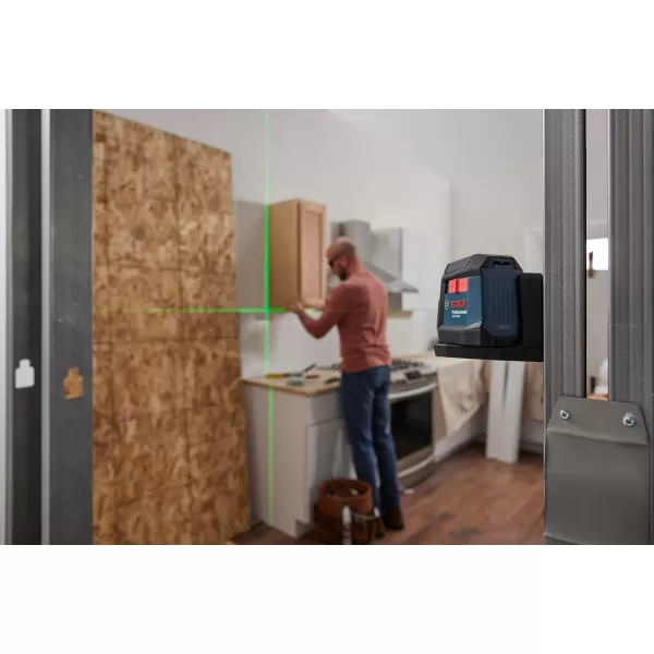 BOSCH GLL50-20GL 65ft Green-Beam Cross-Line Laser with VisiMax Technology, Rechargable Lithium-Ion Battery, Self-Leveling, with Magnetic Mount