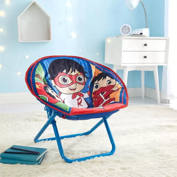 Idea Nuova Disney Minnie Mouse Toddler Saucer Chair, Plastic