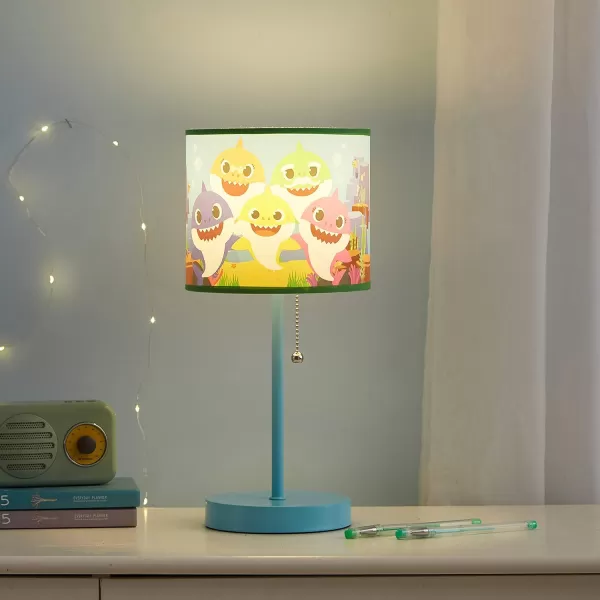 Idea Nuova Peppa Pig Stick Table Kids Lamp with Pull Chain, Themed Printed Decorative Shade