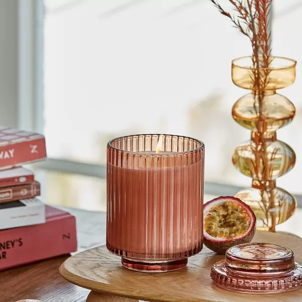 LA JOLIE MUSE Dark Berries &amp; Bergamot Scented Candle, Large Glass Jar Candles for Home Scented, Natural Soy Candle for Gift and Home Decor, 120 Hours Long Burning