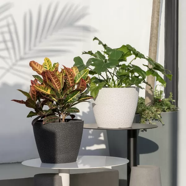 La Jolie Muse Flower Pots Indoor Outdoor Planter - 8.6 Inch Planter Pot W/ Drainage, Modern Plant Pot, Speckled-Black