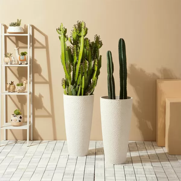 LA JOLIE MUSE 28in Tall Black Planters Set of 2,X Large Plastic Tall Round Planter for Indoor/Outdoor Plants,Large Tree Planters for Front Door,Patio and Deck