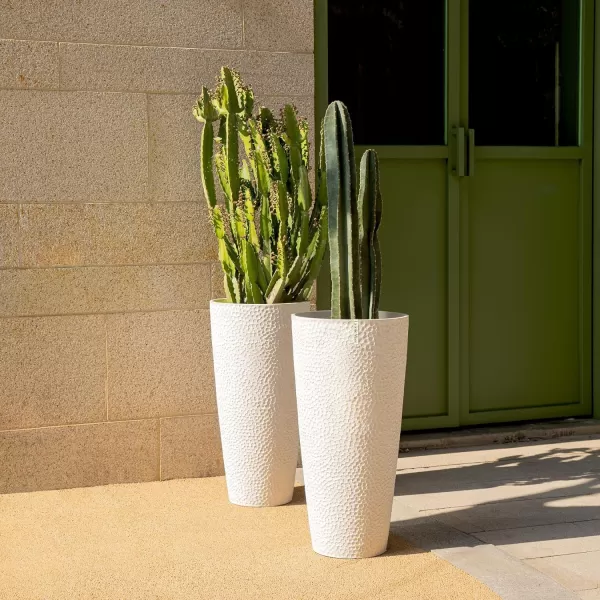 LA JOLIE MUSE 28in Tall Black Planters Set of 2,X Large Plastic Tall Round Planter for Indoor/Outdoor Plants,Large Tree Planters for Front Door,Patio and Deck