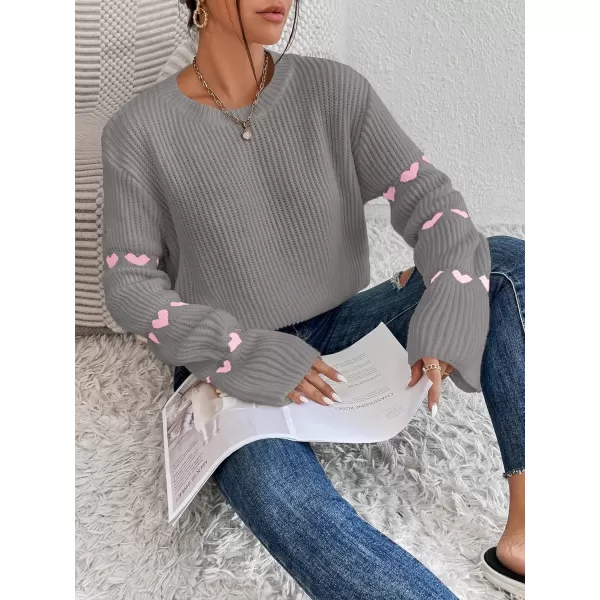 SweatyRocks Women's Casual Heart Print Round Neck Drop Shoulder Long Sleeve Knitted Pullover Sweater Top