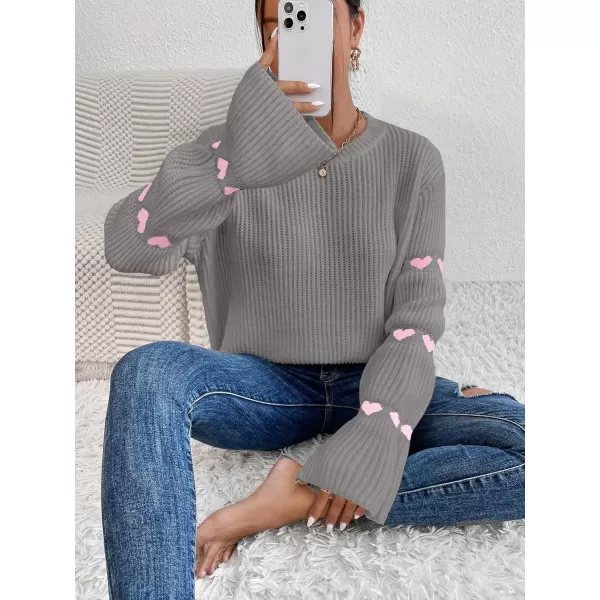 SweatyRocks Women's Casual Heart Print Round Neck Drop Shoulder Long Sleeve Knitted Pullover Sweater Top