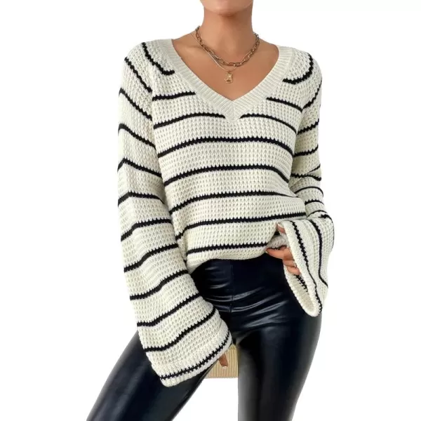 SweatyRocks Women's Striped Print Long Sleeve Sweater V Neck Split Hem Pullover Sweaters Tops