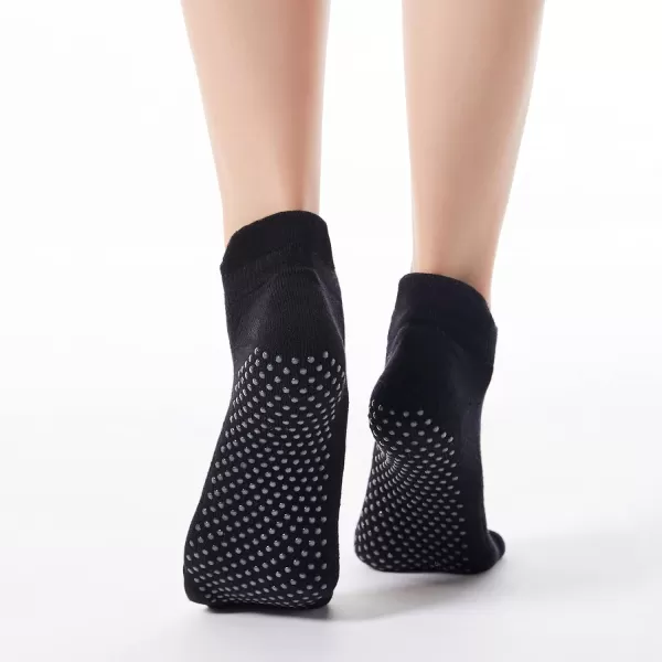 Zando Grip Pilates Socks for Women Non-slip Yoga Athletic Socks for Barre Ballet Barefoot Workout Hospital