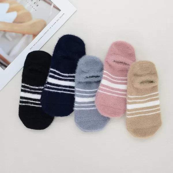 Zando Womens Fuzzy Socks with Grips Athletic Grip Socks Warm Slipper Socks Non Slip Cozy Socks Soft Thick Fluffy Socks