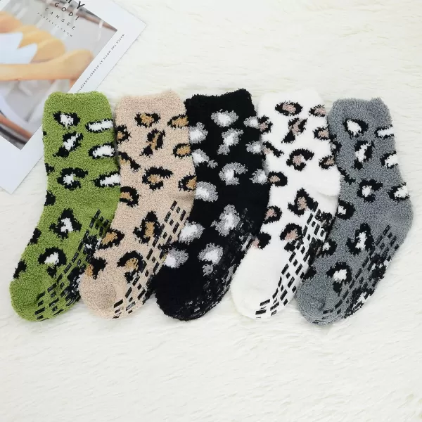 Zando Womens Fuzzy Socks with Grips Athletic Grip Socks Warm Slipper Socks Non Slip Cozy Socks Soft Thick Fluffy Socks