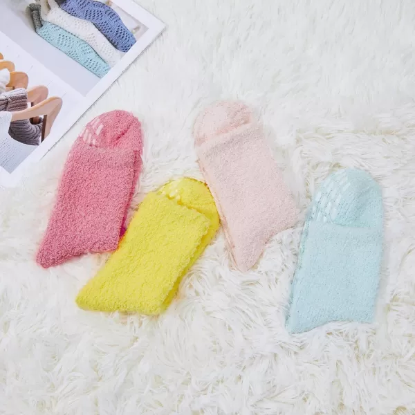 Zando Womens Warm Fuzzy Slipper Socks Fluffy Sherpa Fleece Socks Cozy Non Slip Plush Fleece Socks with Grippers